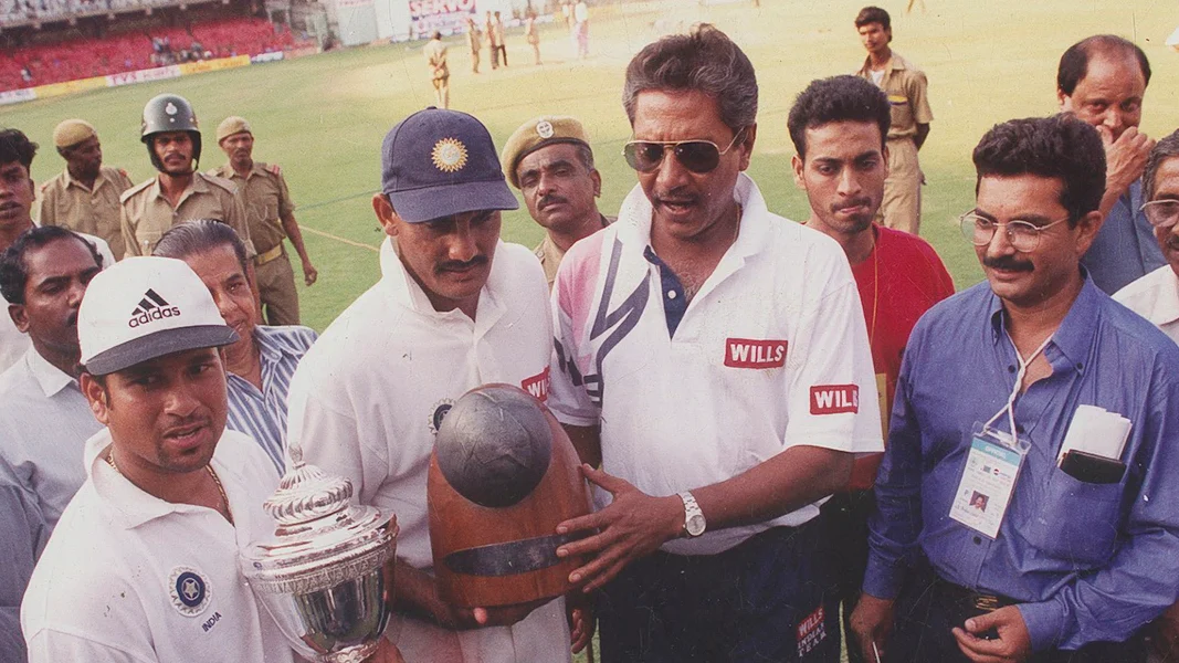Anshuman Gaekwad_With_Sachin_Tendulakar
