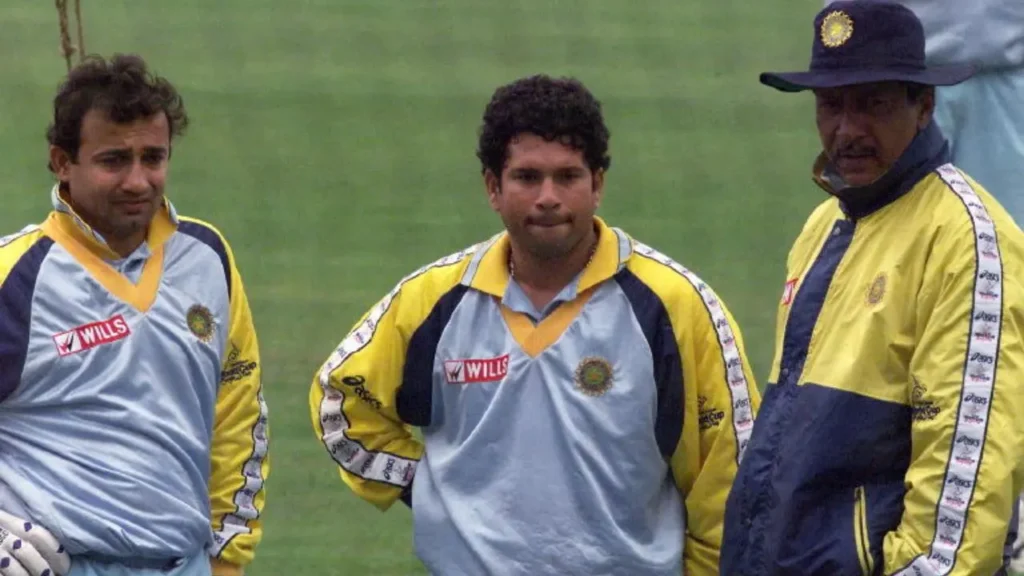Anshuman Gaekwad_With_Sachin_Tendulkar_Coaching_1998